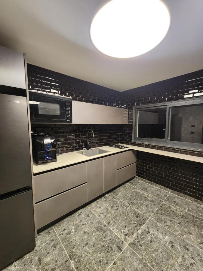 מבנים בים 75 Suites At Sea Haifa Eksteriør bilde