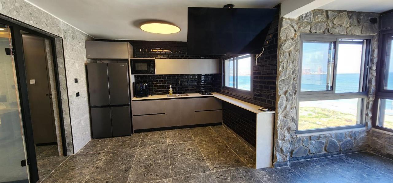 מבנים בים 75 Suites At Sea Haifa Eksteriør bilde