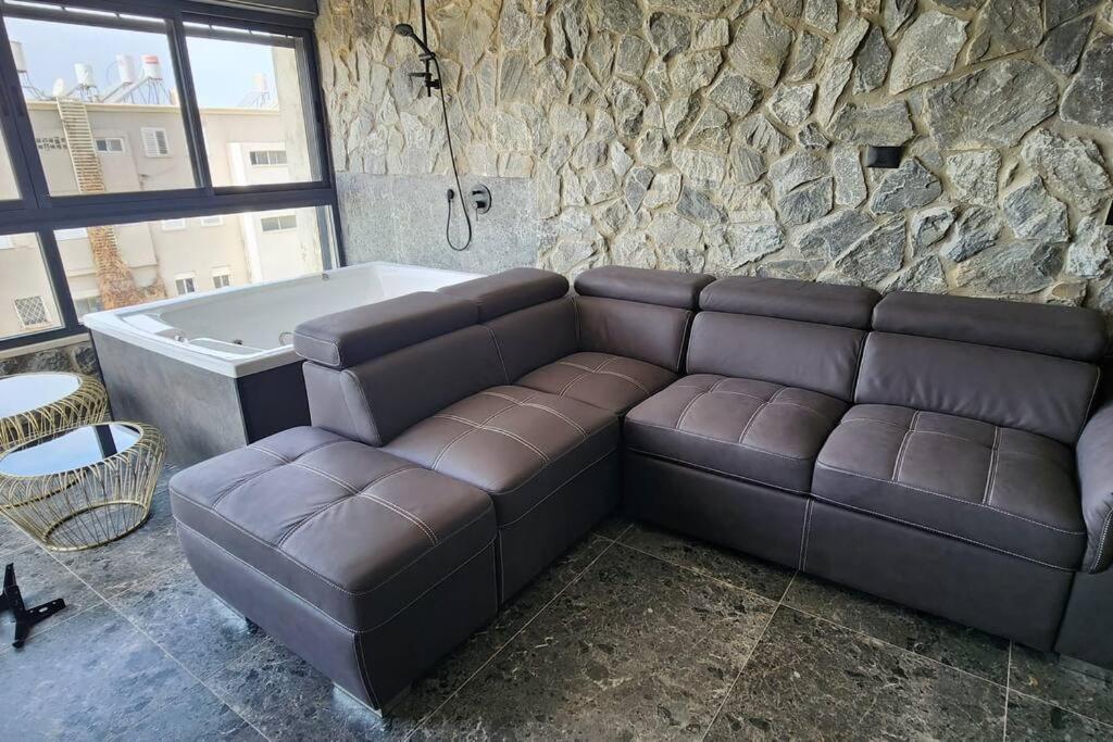מבנים בים 75 Suites At Sea Haifa Eksteriør bilde