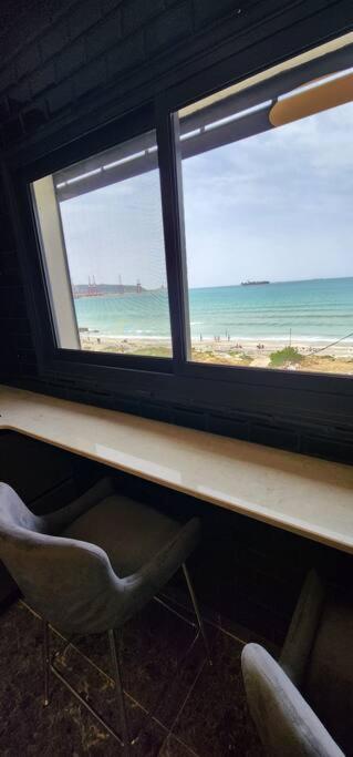 מבנים בים 75 Suites At Sea Haifa Eksteriør bilde