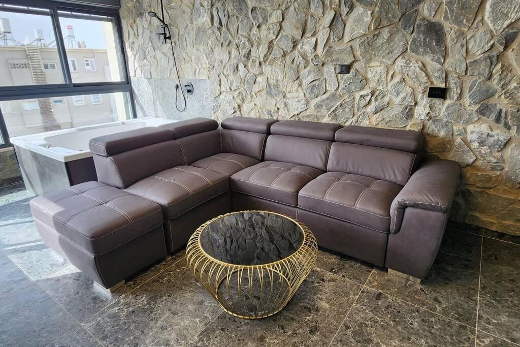 מבנים בים 75 Suites At Sea Haifa Eksteriør bilde