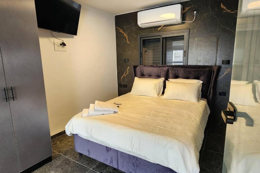 מבנים בים 75 Suites At Sea Haifa Eksteriør bilde