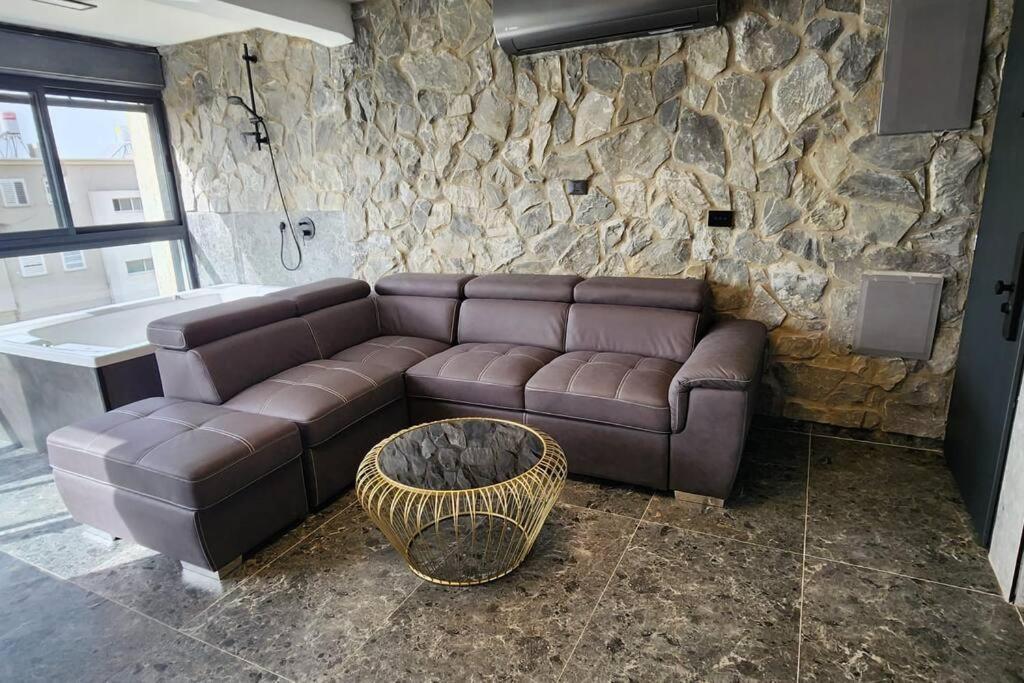 מבנים בים 75 Suites At Sea Haifa Eksteriør bilde